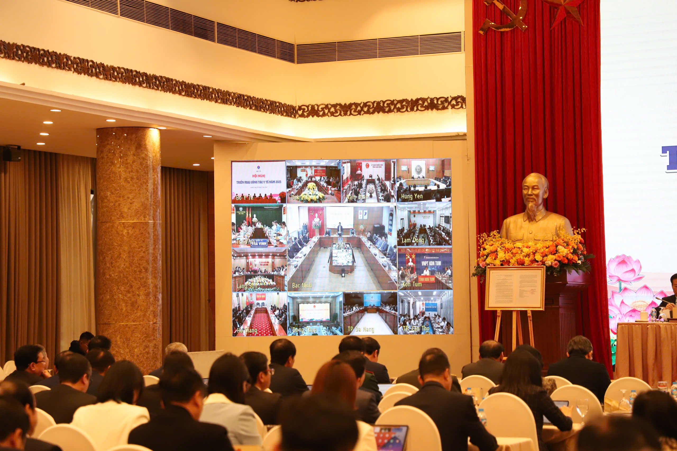 Hội nghị triển khai công tác y tế năm 2025