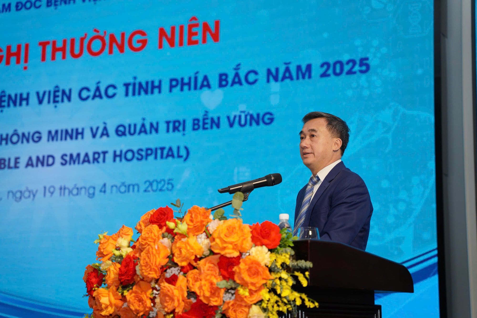 Thứ trưởng Bộ Y tế: 'Mỗi người dân được khám sức khoẻ định kỳ, hướng đến mục tiêu miễn viện phí toàn dân'- Ảnh 1.